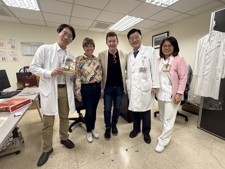 Steve and Claire Holmes with Professor Yi-Hsiang Huang and colleagues at Taipei Veterans General Hospital Research Centre